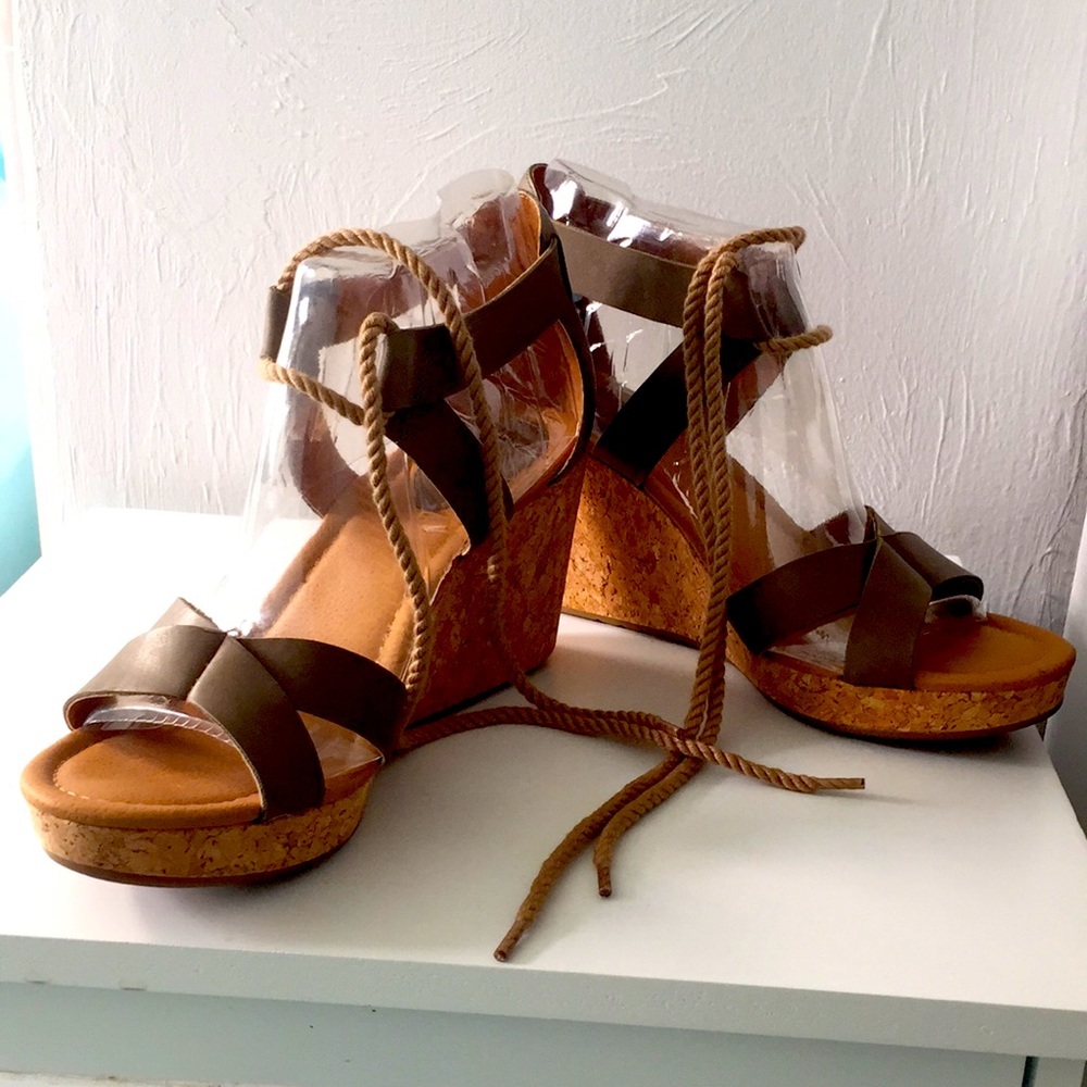 Sperry Olive Wedges